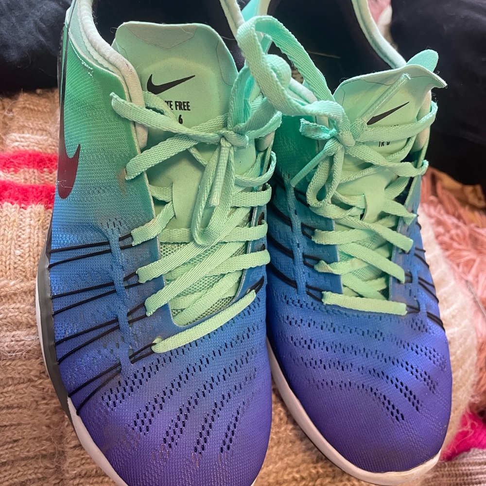 Nike free tr6 runners sz 6.5